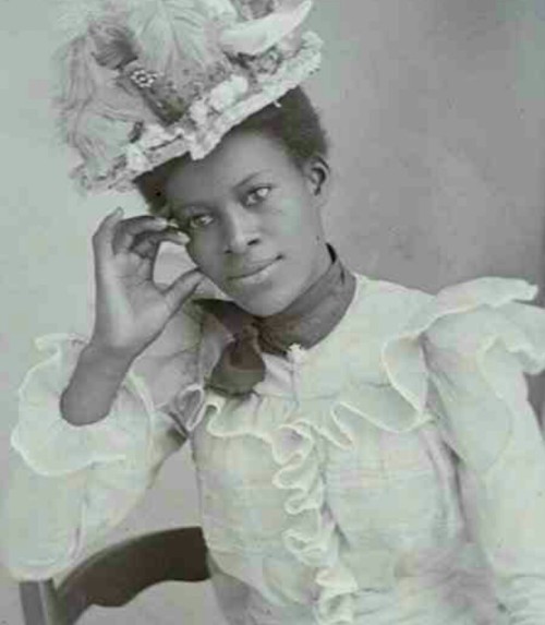 mama-macabre:Beautiful black women of the Victorian era. Many of these photos were taken while slave