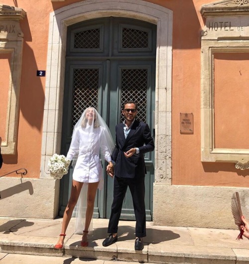 noirsilk:This is how I want to get married, nothing big but special then move to Tuscany with my amo