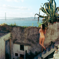 naturistelyon:  Nue à Lisbonne Naked at