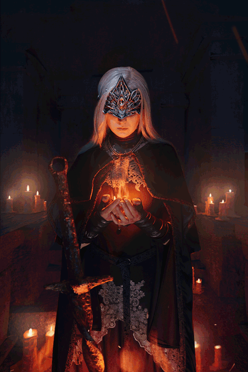 pixalry:Dark Souls III: Fire Keeper - Cosplay by Vera ZaitcevaPhotography by Vasiliy Morozov