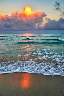 milkwudkillme:  plasmatics-life:  Early morning | Cuba (by By B.N.)  oh how i love cuba. take me backkkkkk 