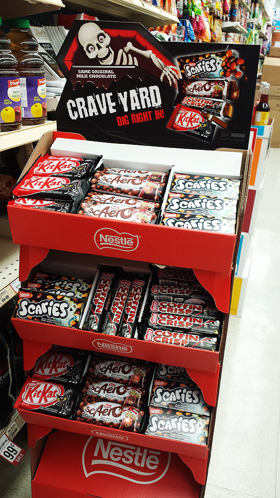 cameoamalthea:  emilianadarling:  IF YOU THINK FOR ONE SECOND THAT SLAPPING A HALLOWEEN