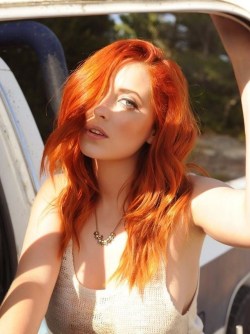 somanyreds:  Find more beautiful redheads