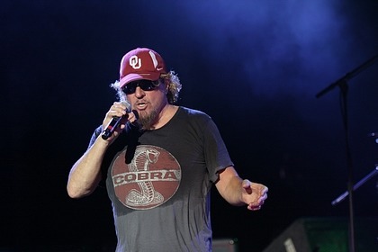 Sammy Hagar performing in Oklahoma and rockin’ the OU hat!