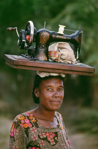   Madagascar: Portraits of Malagasy women of different ethnicities.  Names unknown. Photos by: Frans Lanting  