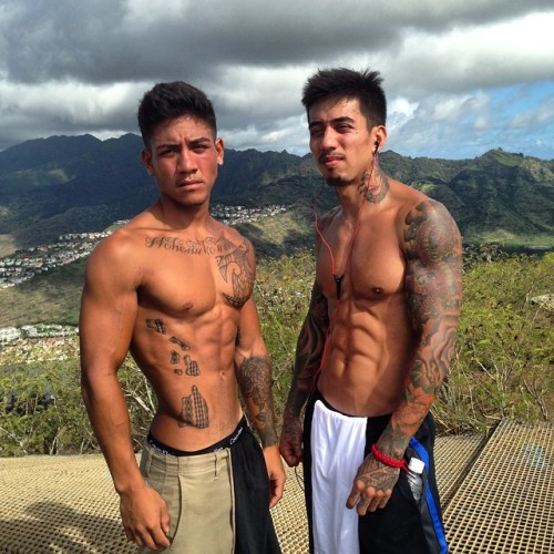 dem-kane-tho:lemme kno if you like these Hawaiian guys, imma always be lookin for them island hunks!