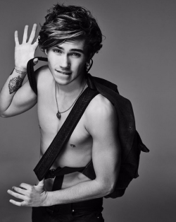 mysurrealgaylife:  George Shelley