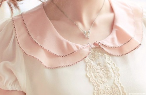 pinkcaramelcorn: *