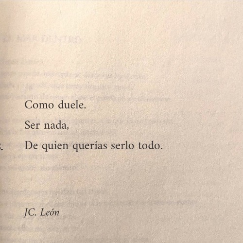 elescritordelasletrasperdidas:Desde qué me perdí en tu mirada, lo has sido todo…