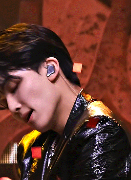 220527 JEONGHAN / 'HOT' @ MUSIC BANK