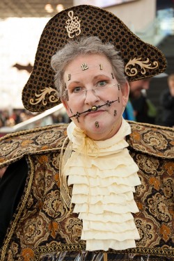 cosplaysleepeatplay:    Cogsworth , Beauty and The Beast. New York Comic Con 2015