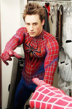 thesidekink:comandanteraven:  The many hot Spidermen of Broadway’s Spiderman Turn Off the Dark. Having them all together dressed like that would be the ultimate dream ;). Starting and finishing with Reeve Carney, in order: Matthew James Thomas, Jason