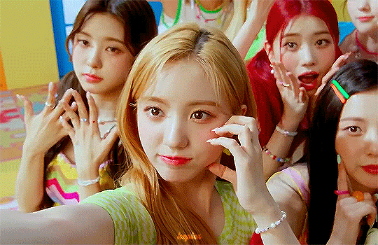 a04e879e09dd7e50b04f37f8c39e11db57846203.gifv