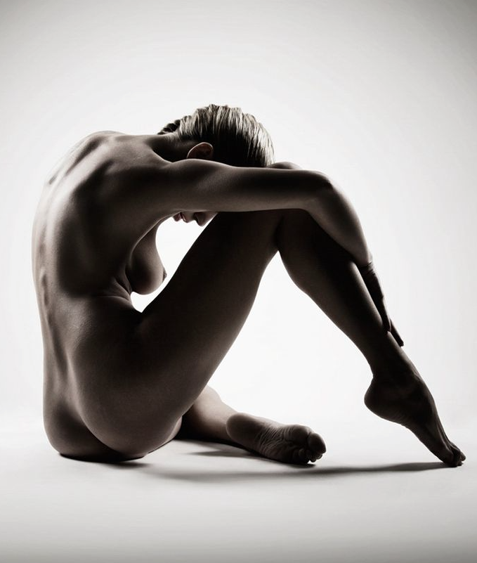 lessthan1000notes:   &lt;1000 notes: this week’s theme: breasts from the side