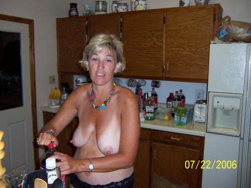 http://lovinthickmoms.tumblr.com/post/55275603139