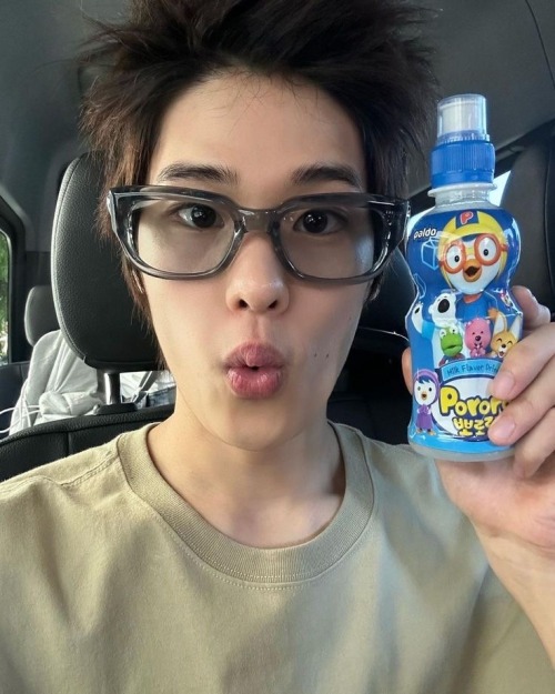 Pic Of The Day? In Which You Ask The Riize Members For Their Pictures Today!