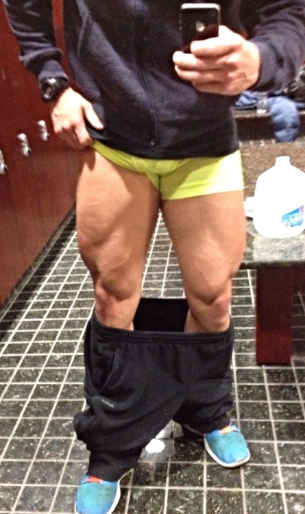 bywayofpain:  jtl4:  Post fasted cardio. Got my junk pulled up tight so don’t judge. Gettin feathery in them quads. Shitty iPhone4 quality.  “My junk pulled up tight” 😂😂 nice legs, dear :)  ☺️ thank yew