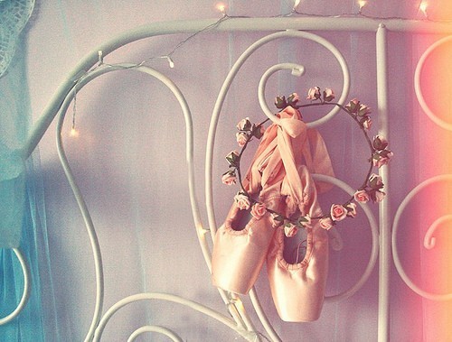 beingunderashootingstar:  http://weheartit.com/entry/40387901/via/itsvogue 