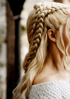 yocalio:Daenerys’ costumes appreciation - 5x02 The House of Black and White