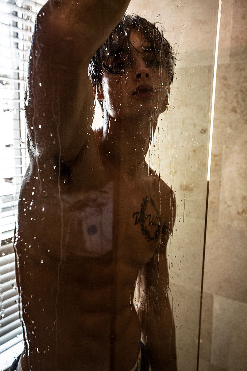 Taking Off:
The Shower Series, #538.
Click, reblog and follow. Pass me around to all your friends.