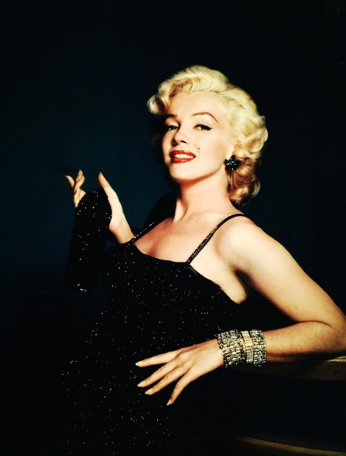 eternalmarilynmonroe: Marilyn Monroe in 1952 © Nickolas Muray.