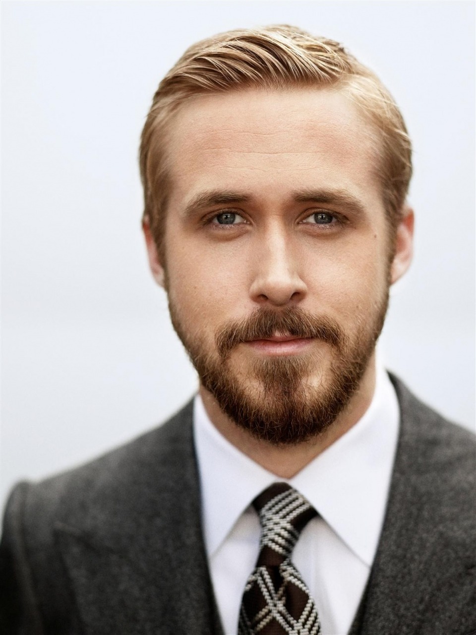 khaleesibeyonce:  THAT GUY ON DEXTER LOOKS KINDA LIKE RYAN GOSLING?????!!??!!? idk