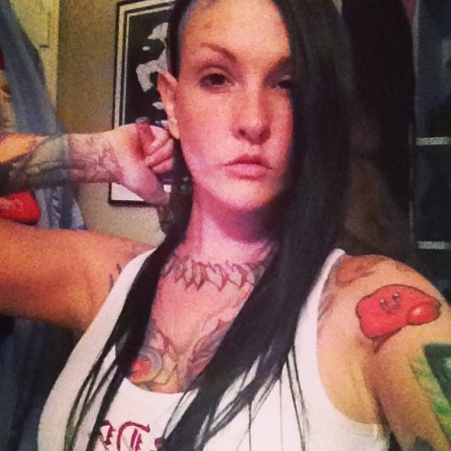 melodiegore:  Ignore my no makeup but yay new hair! #fusionextensions #weave 
