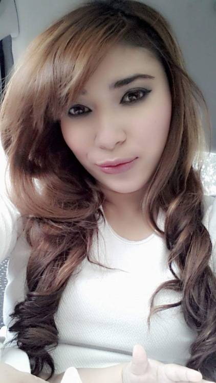 sarahainpunya: Haaaaa nahhh…ni bini org dah skrg…dlu abam main gentel2 jerr kelentit d