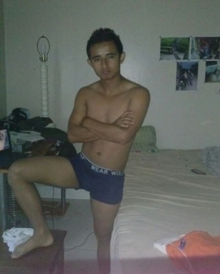hotlatinosusa:  HotLatinosusa  Mas fotos de José de El Salvador no es bello pero