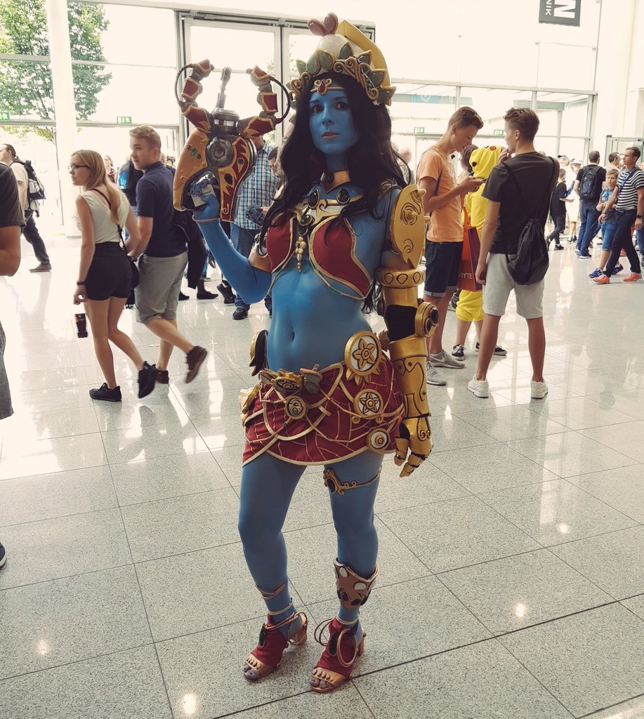 schmogg:spent gamescom with @steelsuit @monstergabe &amp; @noodl and we saw so