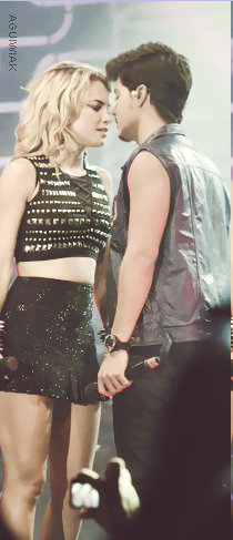 uma-vida-rebelde:  OMG *-* Que amr ;)) 