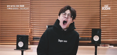 eggtube:  dinoboy giriboy’s cute yawn щ(ಥДಥщ) 
