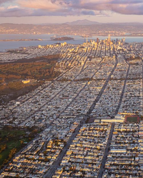 The Outer and Inner Richmond neighborhoods leading into San Francisco, captured via helicopter in De