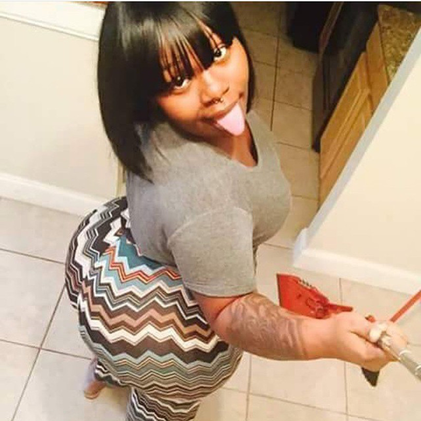 extremebodiez:  Who is this?All that thickness wit the selfie stick 