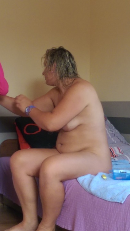 nudemarture:  Breakfast 