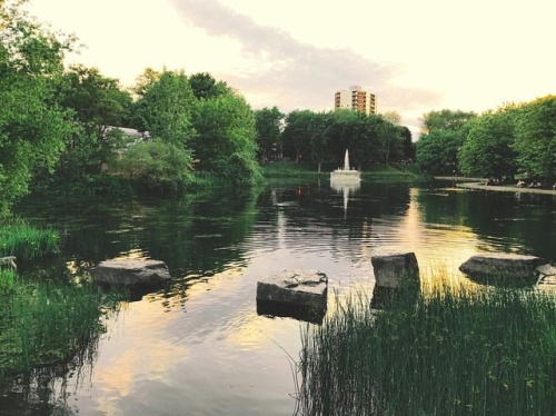 A park that isn’t actually named after a fountain #parcfontaine #landscape #pond #nature #mont