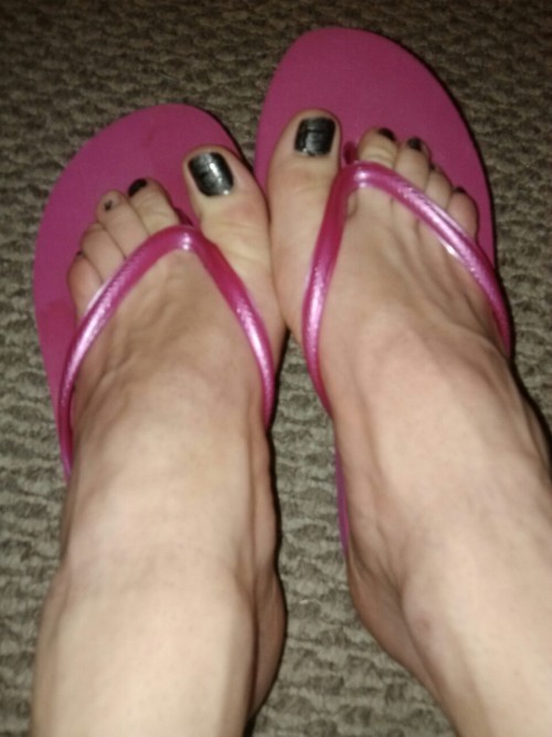 mandifeet: About to repaint my toenails… What color or french tip (stickons)… Email me at nolafeet@g