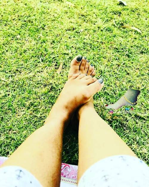 Feet with Love ❤❤❤ Follow this model @vandana_khurana  #outdoorphotography #nature #beautiful #styli