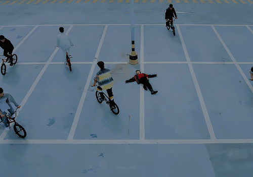 LEFT & RIGHT M/V