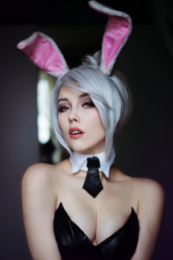 cosplayfanatics:  Battle Bunny Riven by Helen-Stifler
