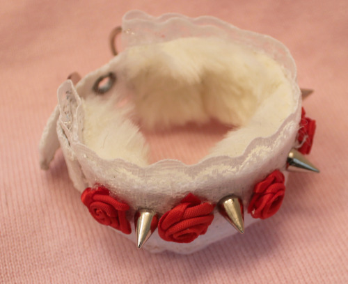 theunicornkittenkween:  sara-meow:  Sorry for the large photos! >.< This is my first time ever making a cuff! This is a test run,I won’t be selling this as it’s not good enough for my standards D: It’s SO comfy though! It’s lined with silky