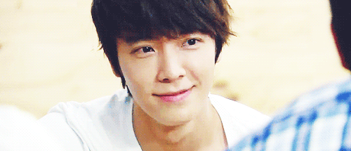 dailyhae:  When you smile, the whole world stops to stare for a while~♪ 