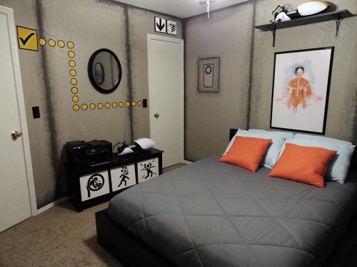 lalnascastle:   Portal themed bedroom.  Source porn pictures