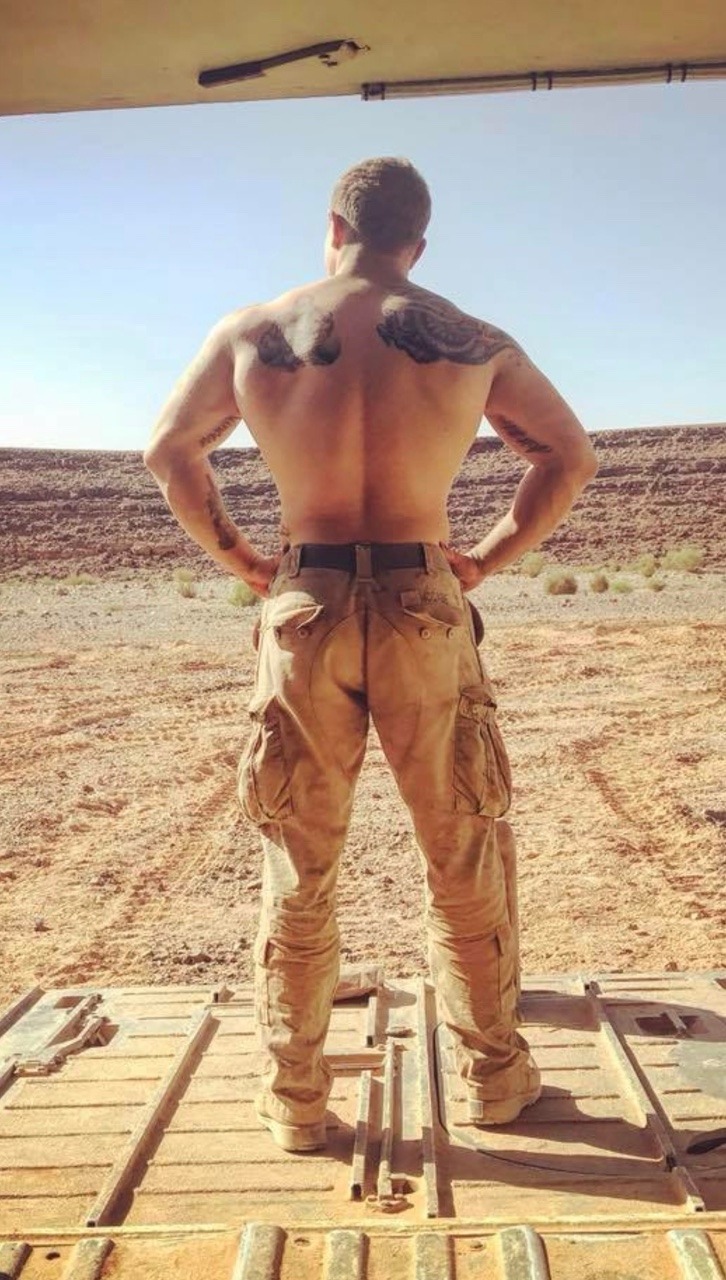 tamingjarheads:  real-and-raw-militaryguys:  Porn.