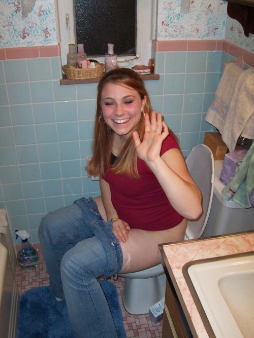 TOILET PEE