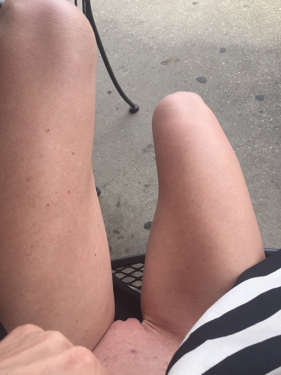 luckysugar123:  Fine Im addicted to flashing :) cafe table for lunch, naked drive