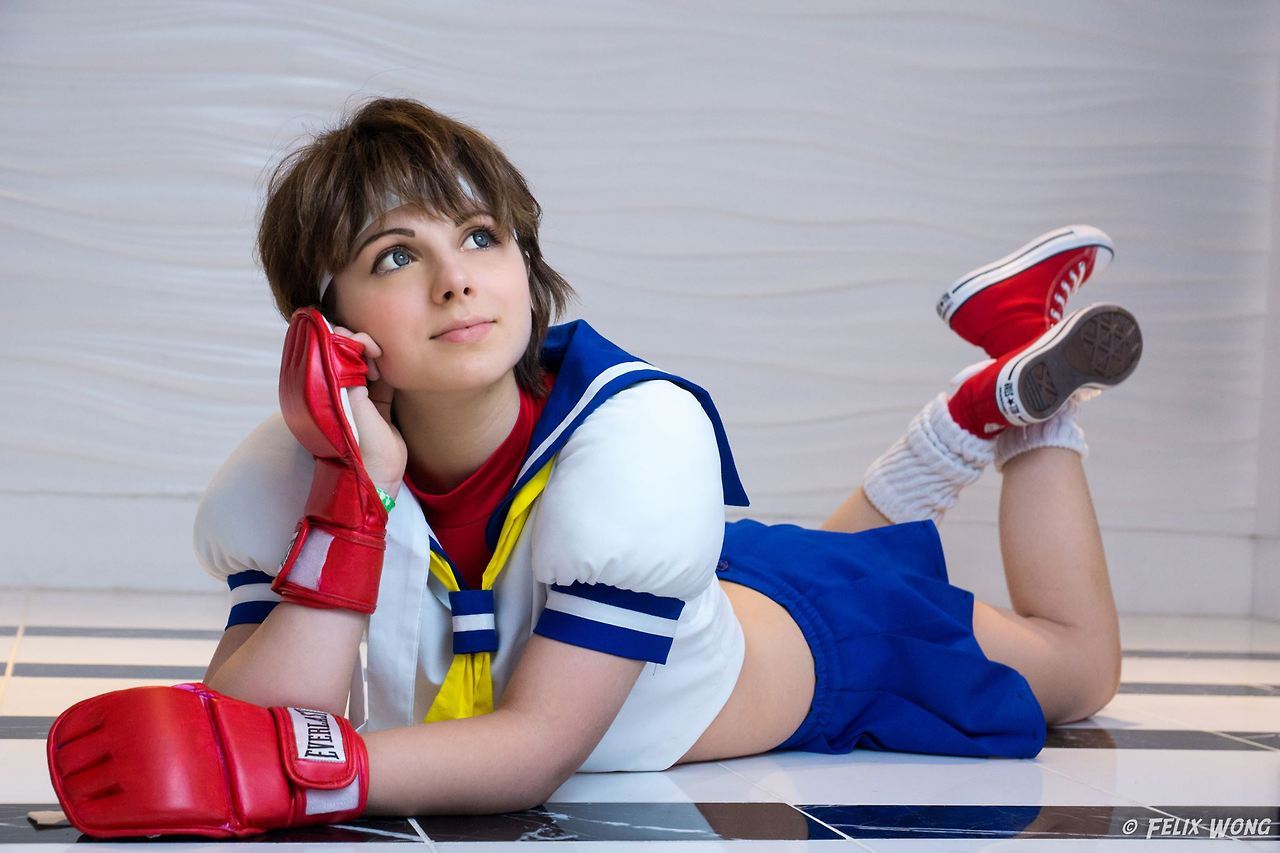 whoisthatbabe:  Sarah Fong as Sakura, from Street Fighter. Cute.More pics of Sarah