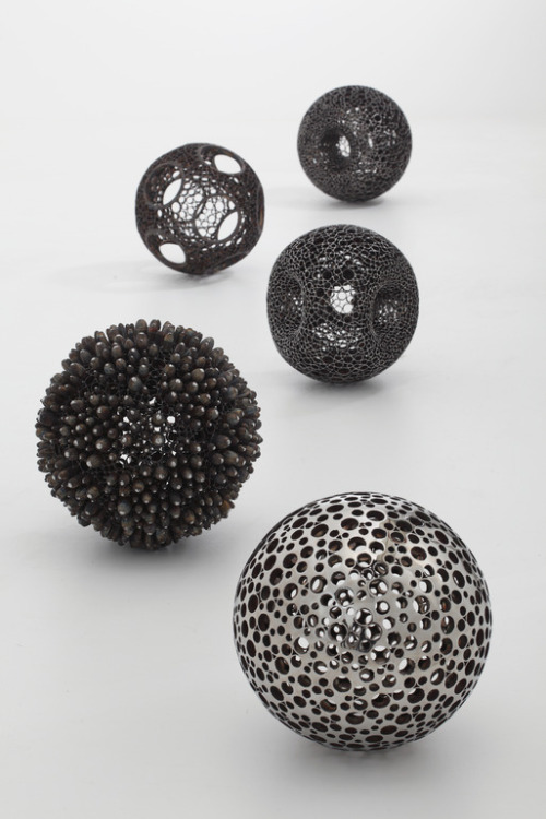 myampgoesto11: ‘Particle’ sculptures by Korean artistJang Yong Sun