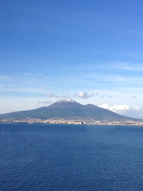 goauldendelicious:24-25 August AD79 - Eruption of Mt. Vesuvius“The cloud was rising from a mou