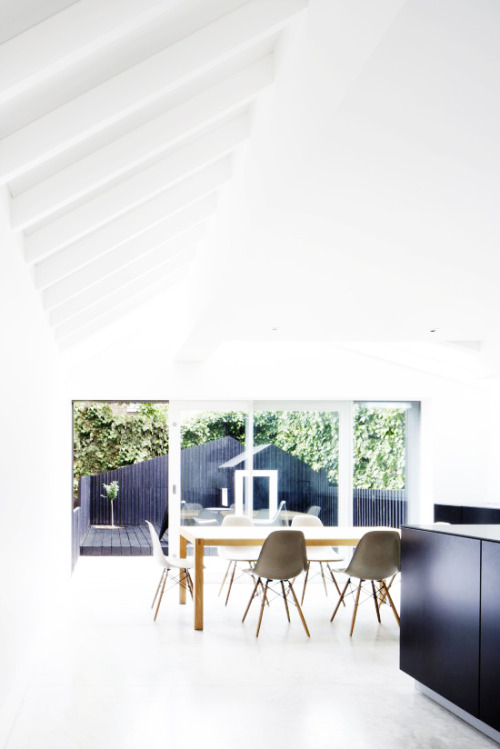 life1nmotion: Dove House is an extension to a Victorian terraced house to form a light filled k